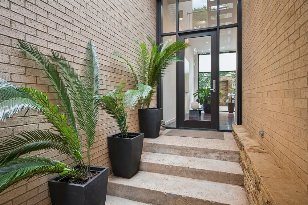 3210 Elizabeth Street Dallas, TX 75204