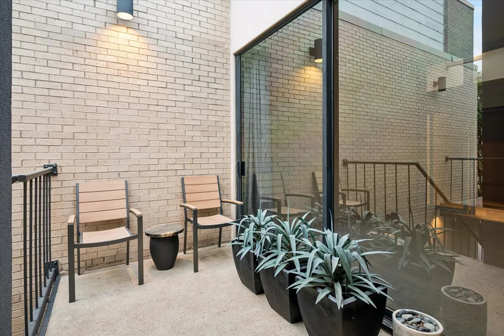 3210 Elizabeth Street Dallas, TX 75204