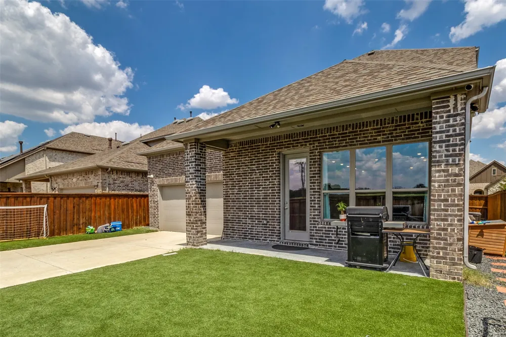 12679 Royal Oaks Lane Farmers Branch, TX 75234