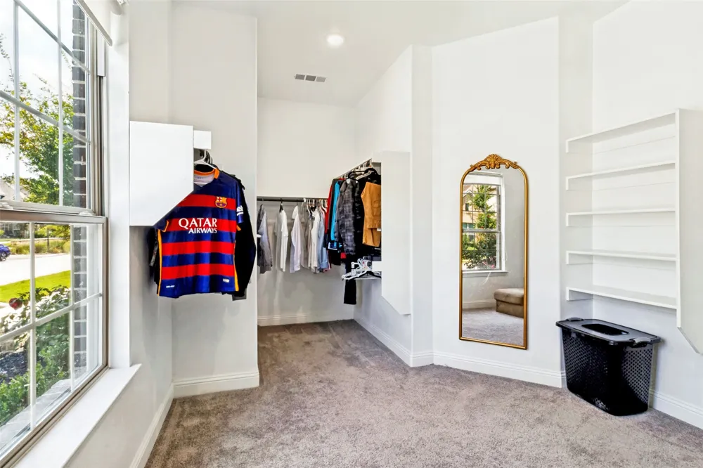 12679 Royal Oaks Lane Farmers Branch, TX 75234