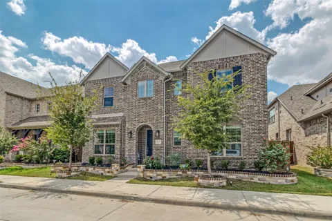 12679 Royal Oaks Lane