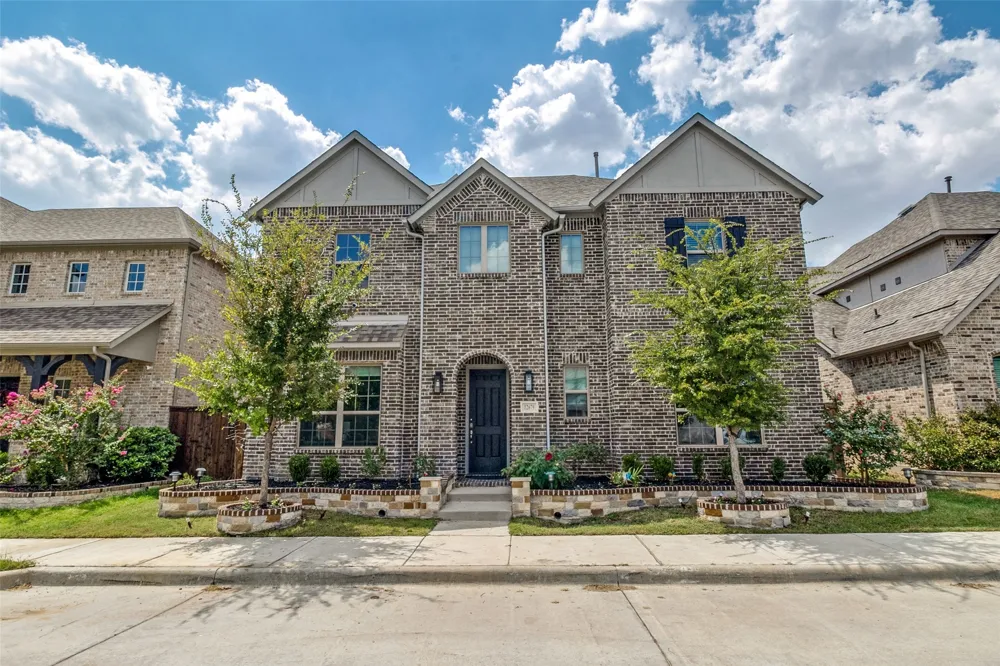12679 Royal Oaks Lane Farmers Branch, TX 75234
