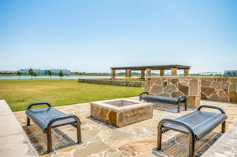 12679 Royal Oaks Lane Farmers Branch, TX 75234