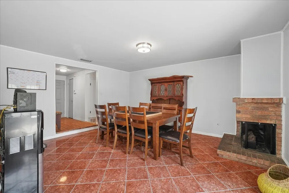 2710 Moonriver Lane Farmers Branch, TX 75234