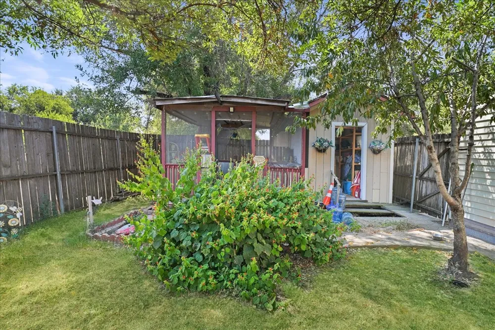 2710 Moonriver Lane Farmers Branch, TX 75234