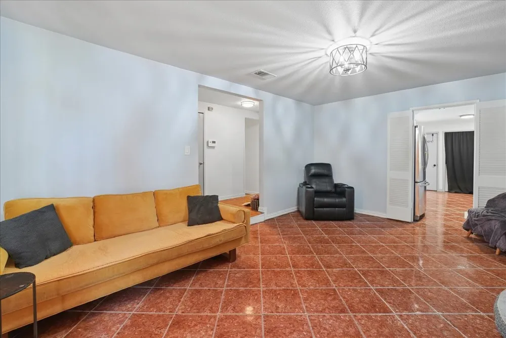 2710 Moonriver Lane Farmers Branch, TX 75234