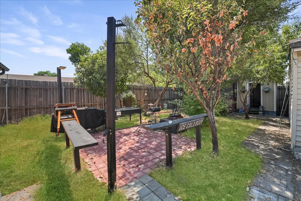 2710 Moonriver Lane Farmers Branch, TX 75234