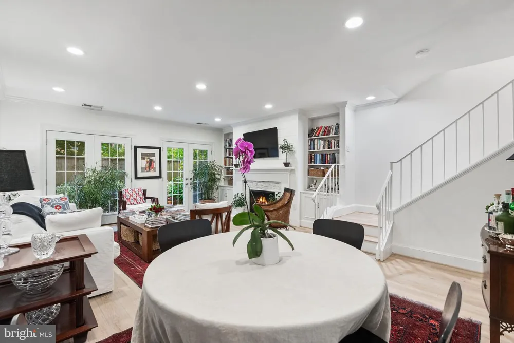 3209 SUTTON PLACE NW #C Washington, DC 20016