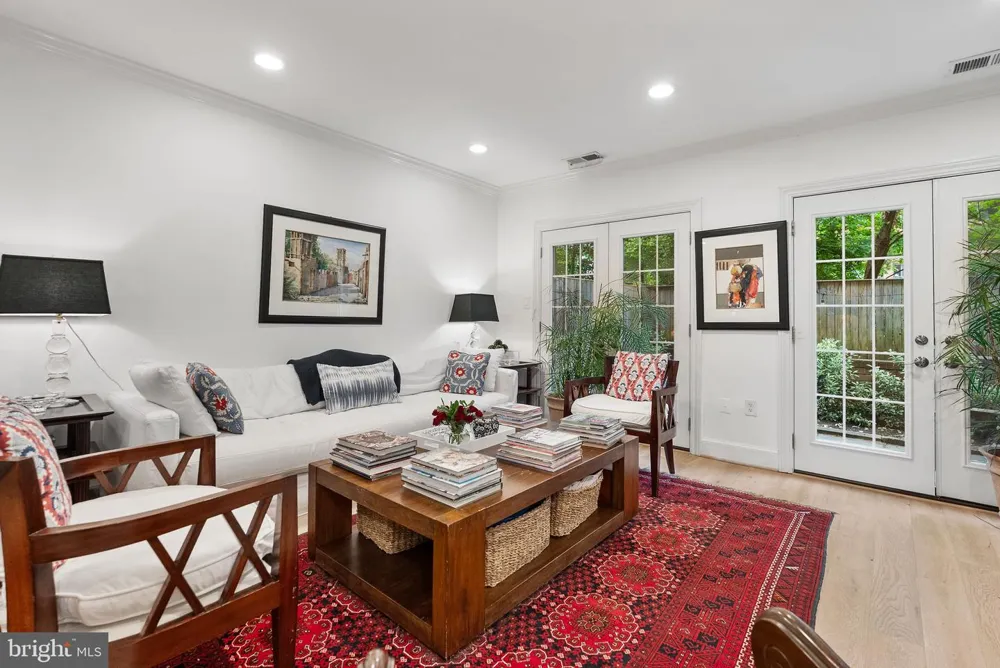 3209 SUTTON PLACE NW #C Washington, DC 20016