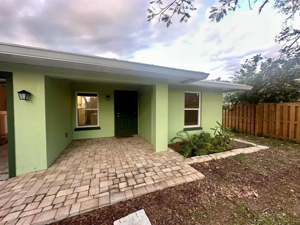827 SE 6TH STREET Stuart, FL 34994