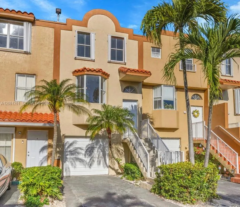 390 NW 86th Ct #803 Miami, FL 33126