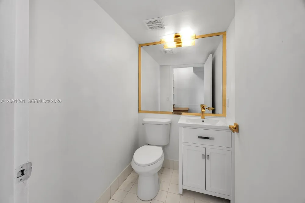 390 NW 86th Ct #803 Miami, FL 33126