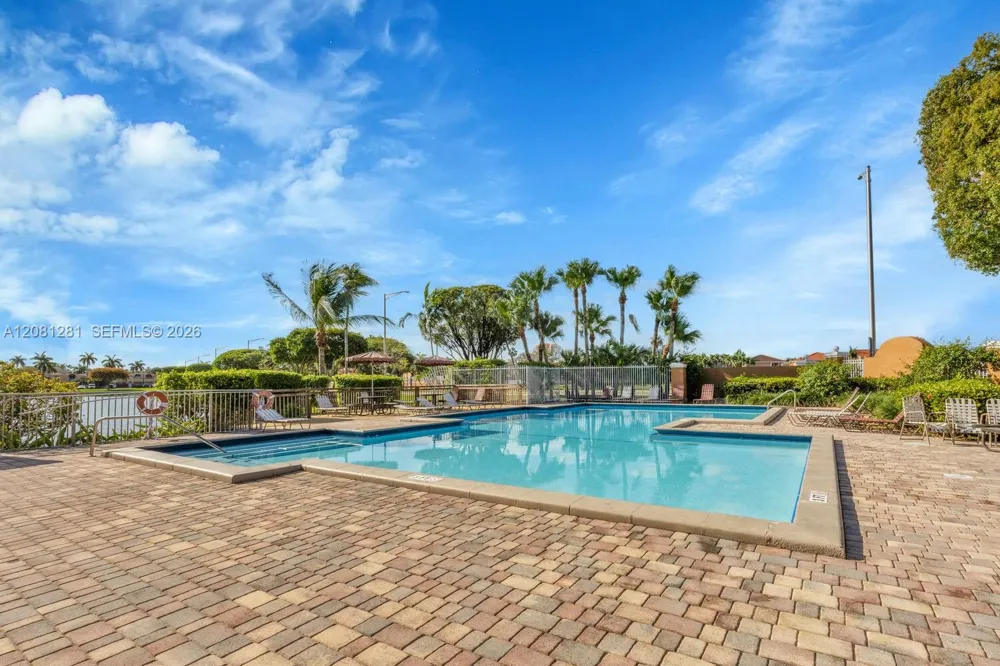 390 NW 86th Ct #803 Miami, FL 33126