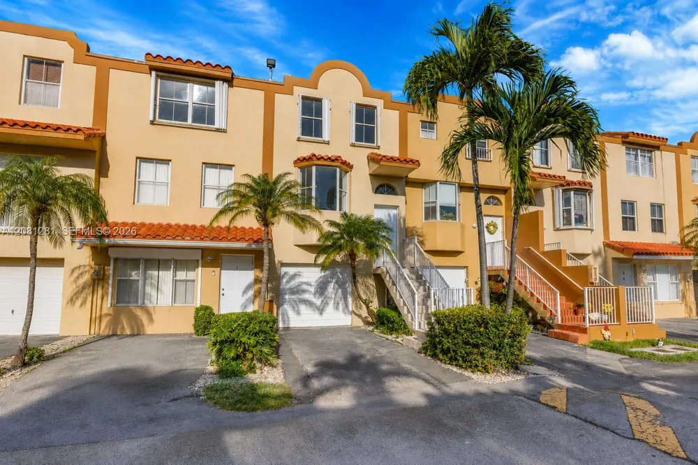 390 NW 86th Ct #803 Miami, FL 33126