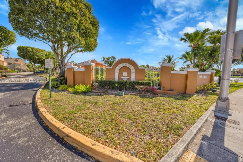 390 NW 86th Ct #803 Miami, FL 33126