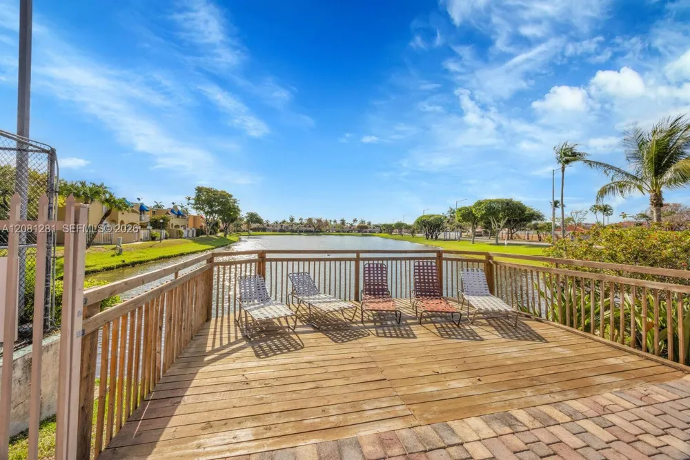 390 NW 86th Ct #803 Miami, FL 33126