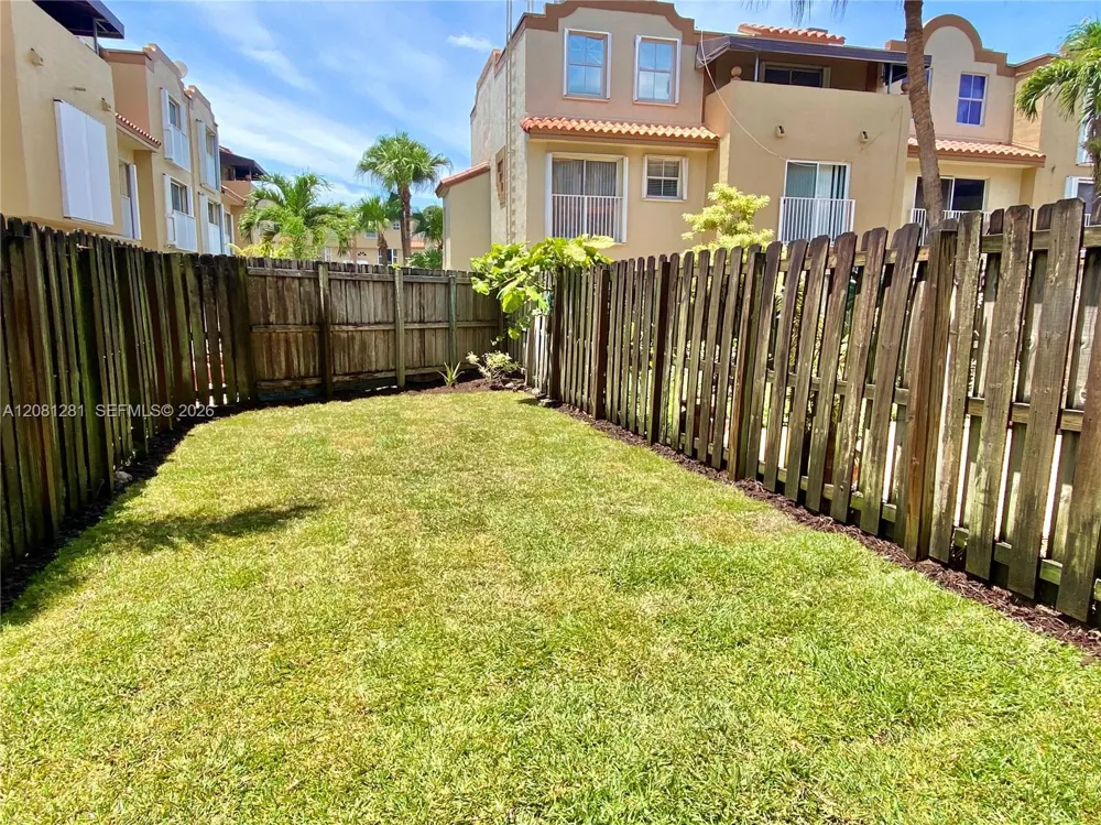 390 NW 86th Ct #803 Miami, FL 33126