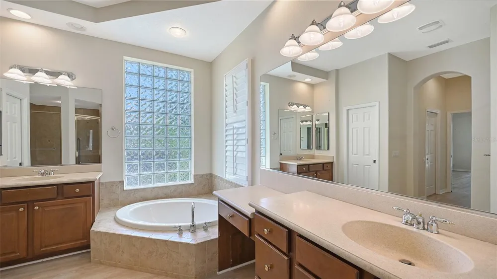 13112 PEREGRIN CIRCLE Bradenton, FL 34212