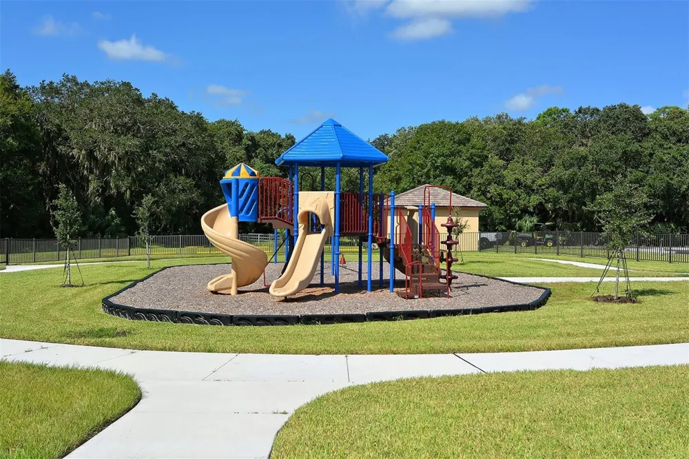 13112 PEREGRIN CIRCLE Bradenton, FL 34212