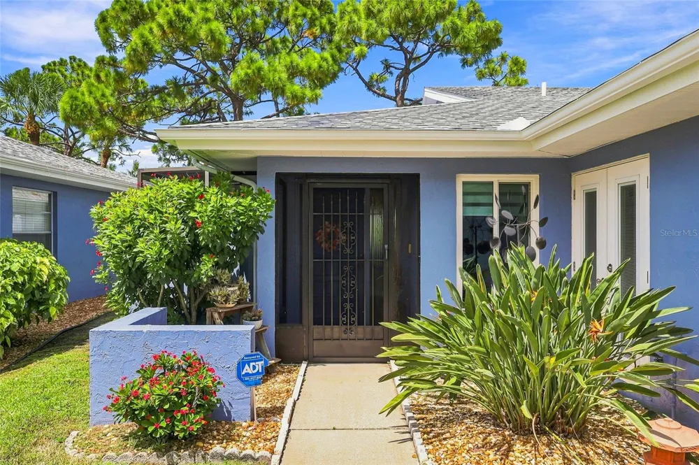 4208 CENTER POINTE LANE #27 Sarasota, FL 34233
