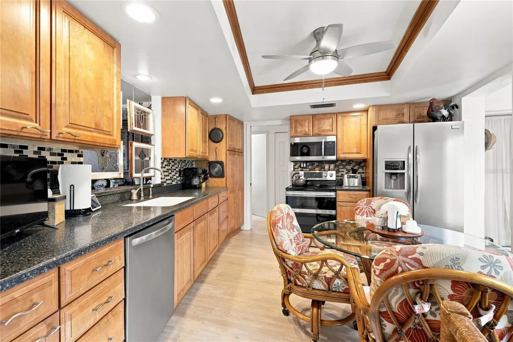 4208 CENTER POINTE LANE #27 Sarasota, FL 34233