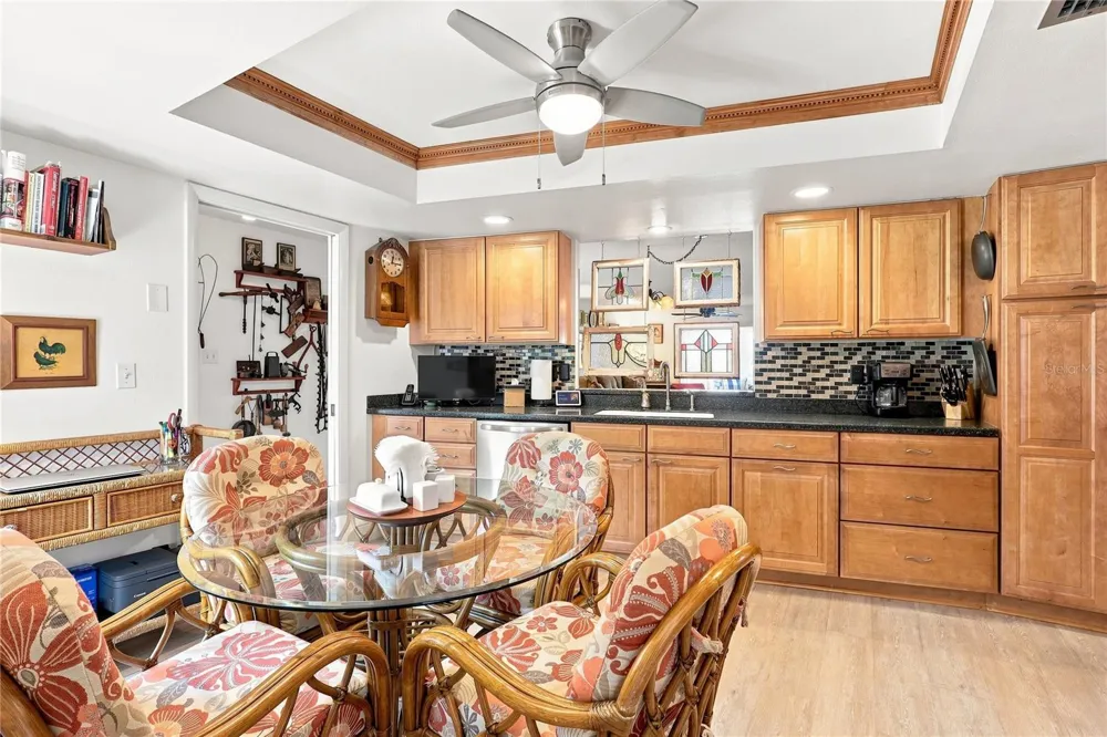4208 CENTER POINTE LANE #27 Sarasota, FL 34233