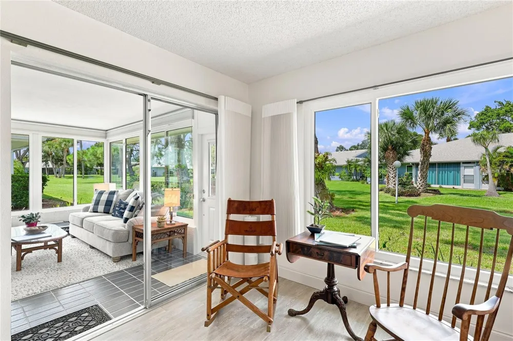 4208 CENTER POINTE LANE #27 Sarasota, FL 34233