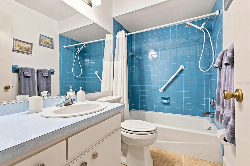4208 CENTER POINTE LANE #27 Sarasota, FL 34233
