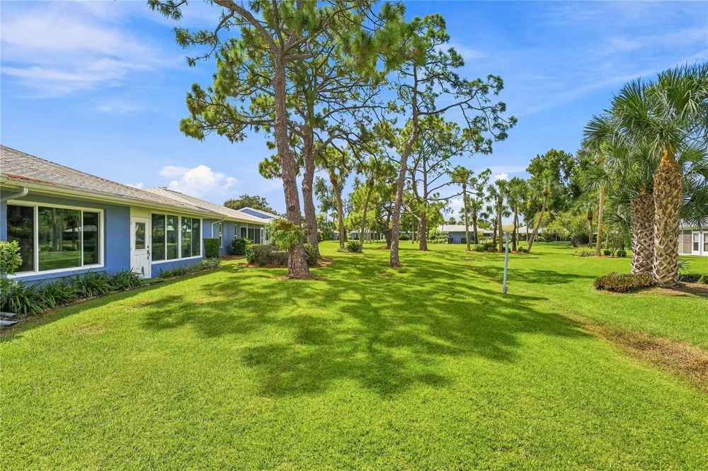 4208 CENTER POINTE LANE #27 Sarasota, FL 34233