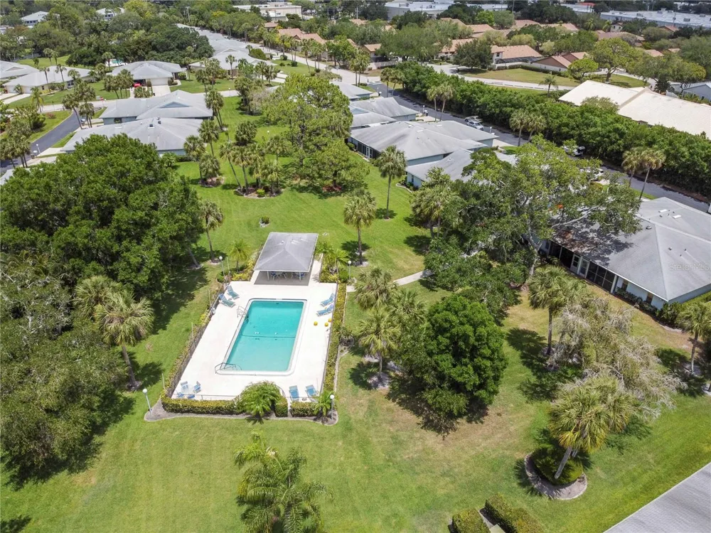 4208 CENTER POINTE LANE #27 Sarasota, FL 34233