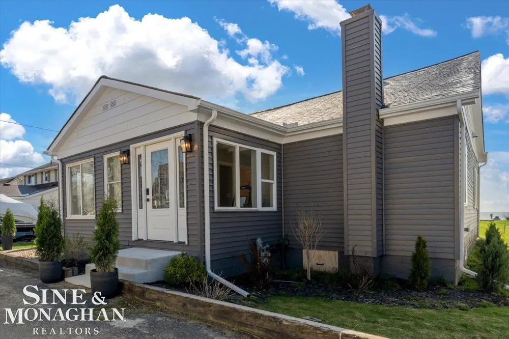 47050 Land Street Chesterfield Township, MI 48047