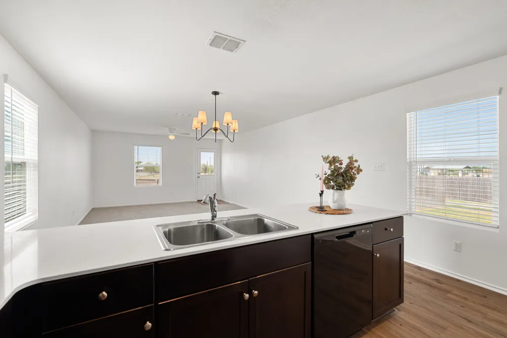 424 Marty Allen Loop Jarrell, TX 76537