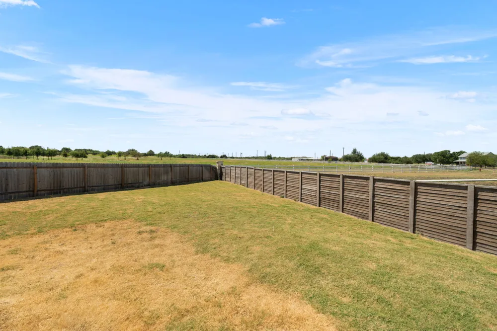 424 Marty Allen Loop Jarrell, TX 76537