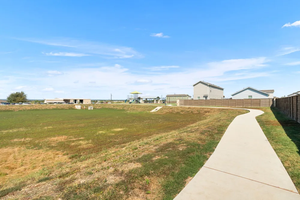 424 Marty Allen Loop Jarrell, TX 76537