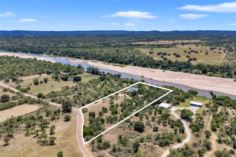 211 Riverside Drive W Llano, TX 78643