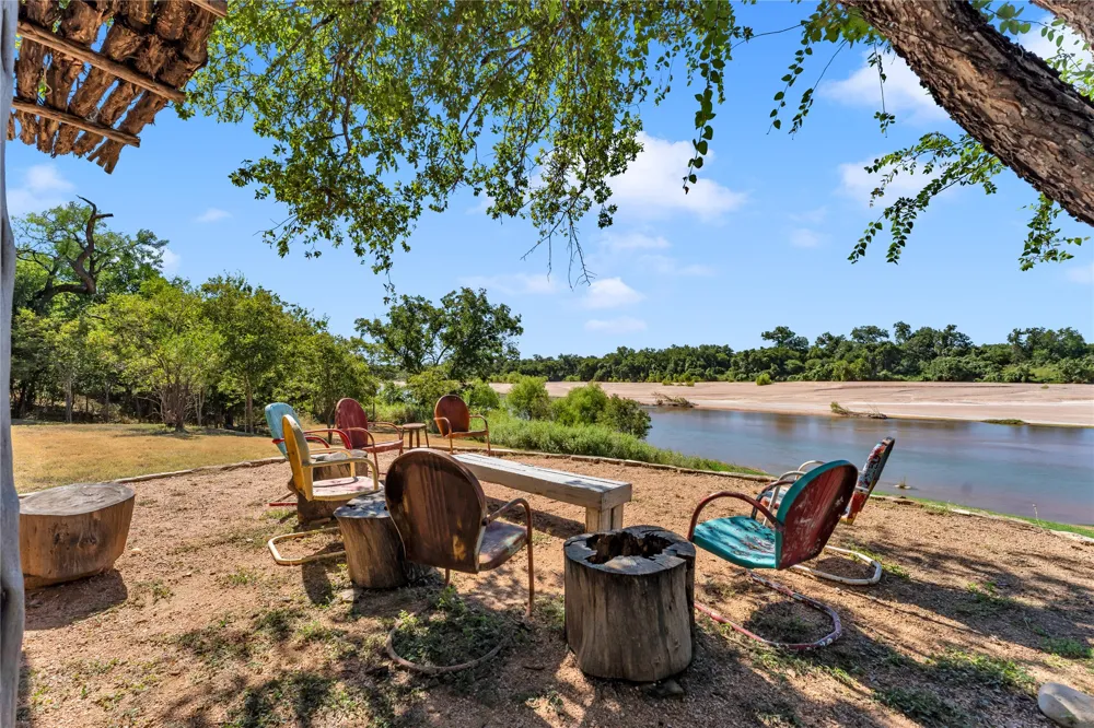 211 Riverside Drive W Llano, TX 78643
