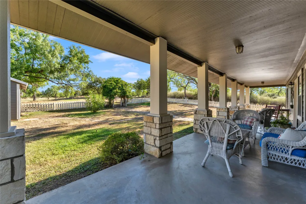 211 Riverside Drive W Llano, TX 78643