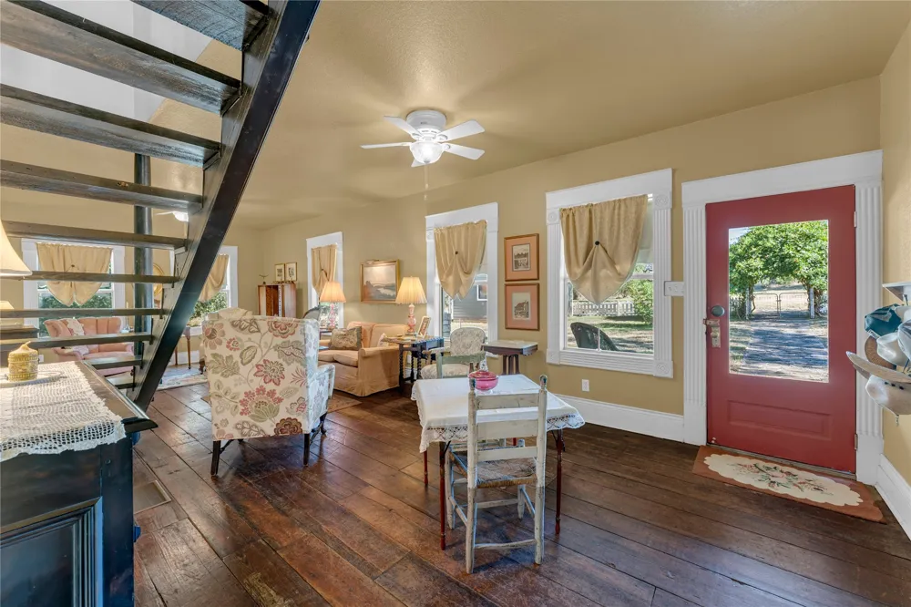 211 Riverside Drive W Llano, TX 78643