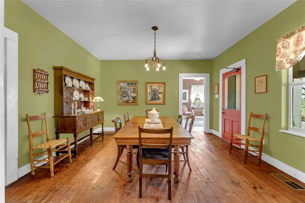 211 Riverside Drive W Llano, TX 78643