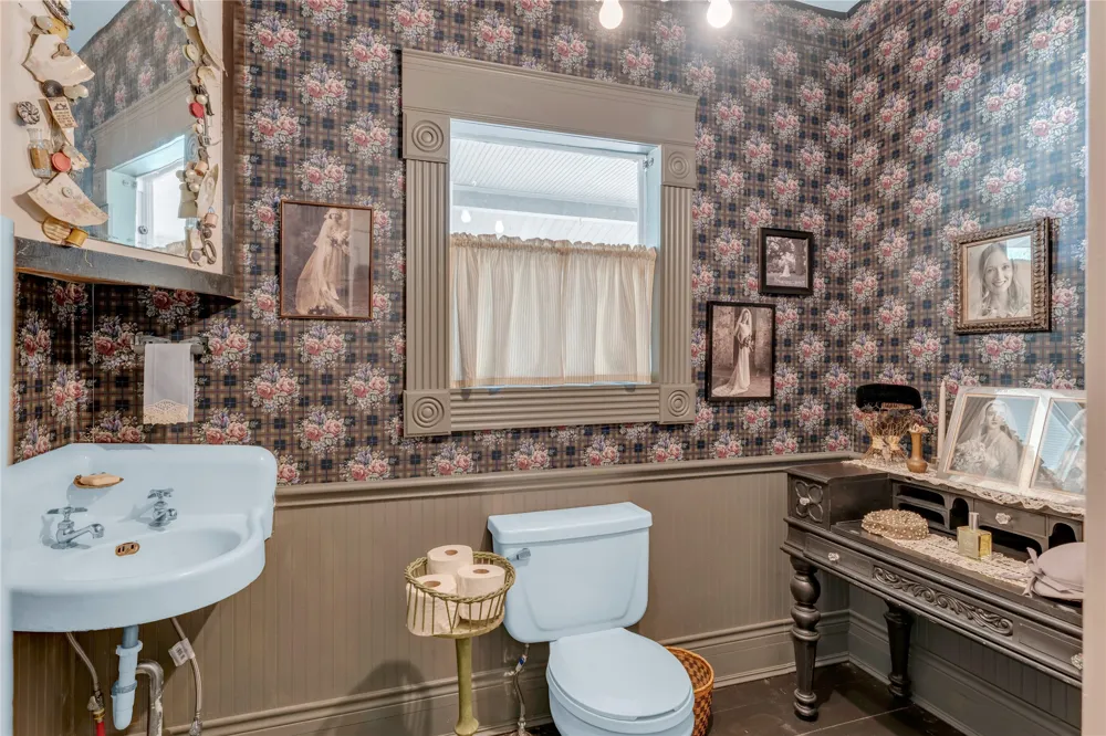 211 Riverside Drive W Llano, TX 78643