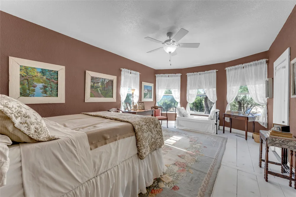 211 Riverside Drive W Llano, TX 78643