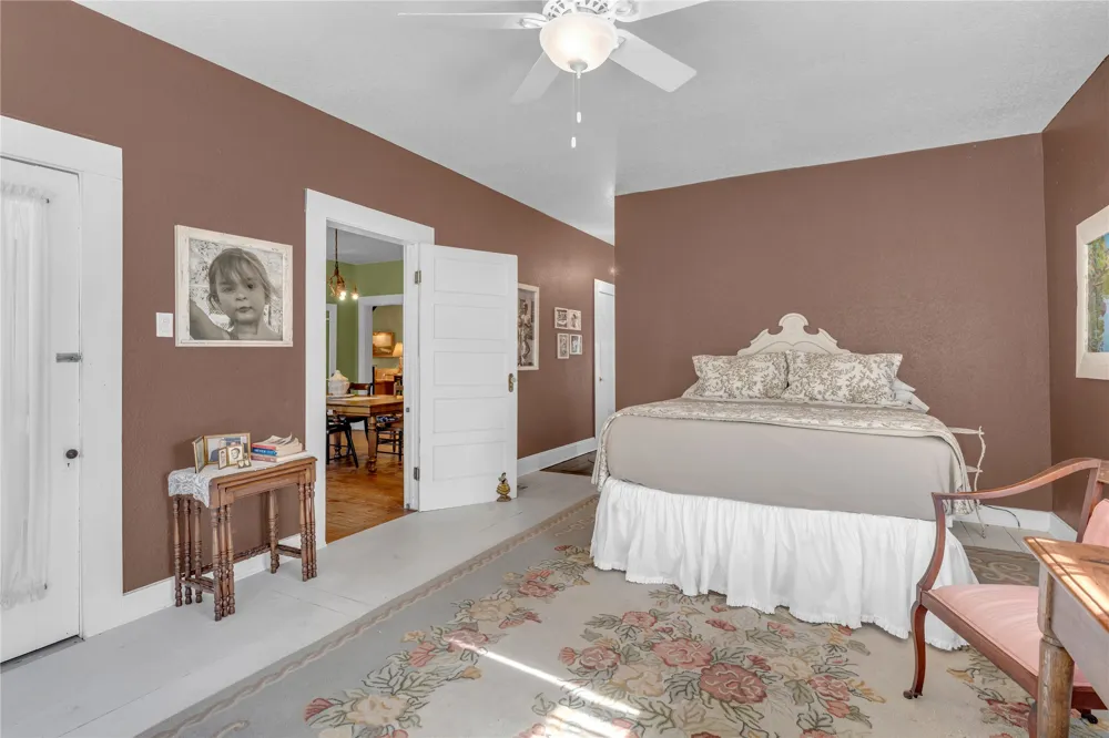 211 Riverside Drive W Llano, TX 78643
