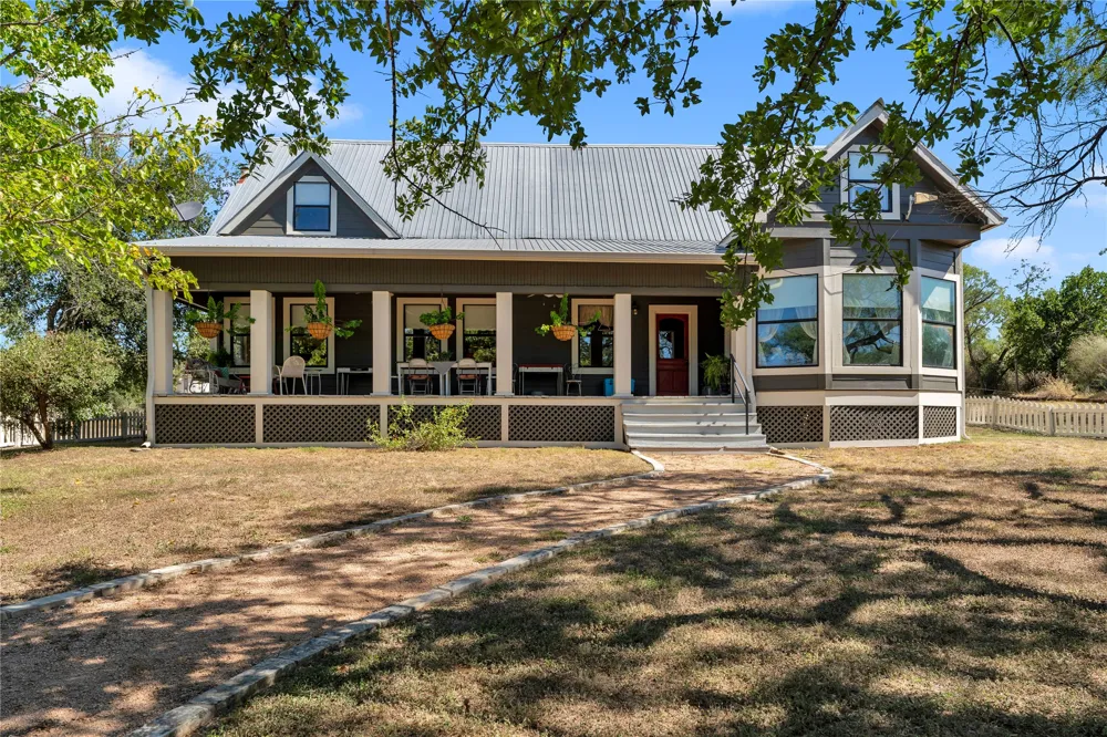 211 Riverside Drive W Llano, TX 78643
