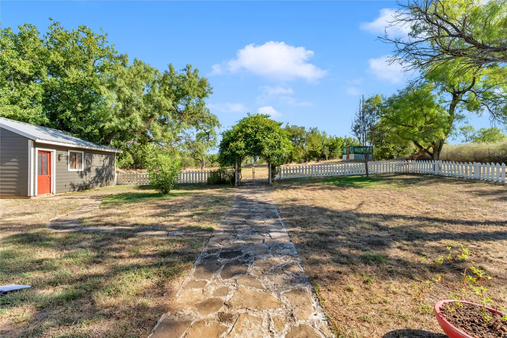 211 Riverside Drive W Llano, TX 78643