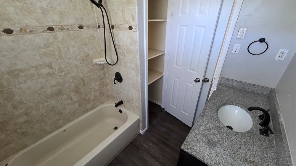 2015 Brenda Avenue Denison, TX 75020