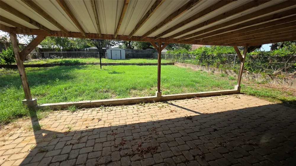 2015 Brenda Avenue Denison, TX 75020