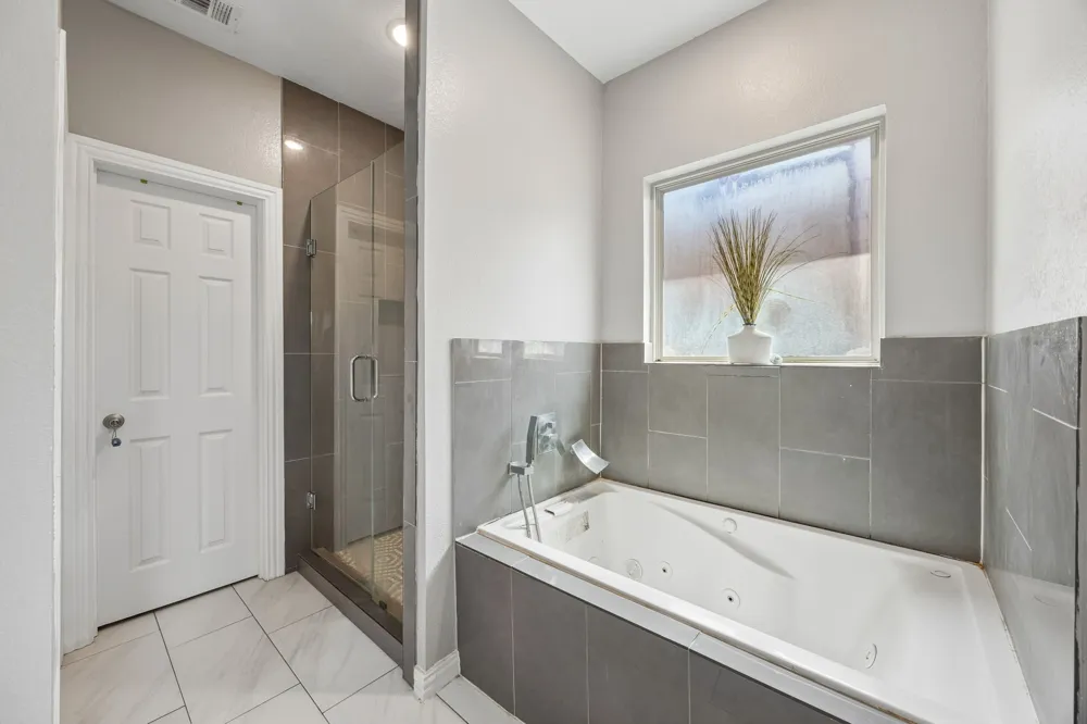431 W Pioneer Drive Irving, TX 75061