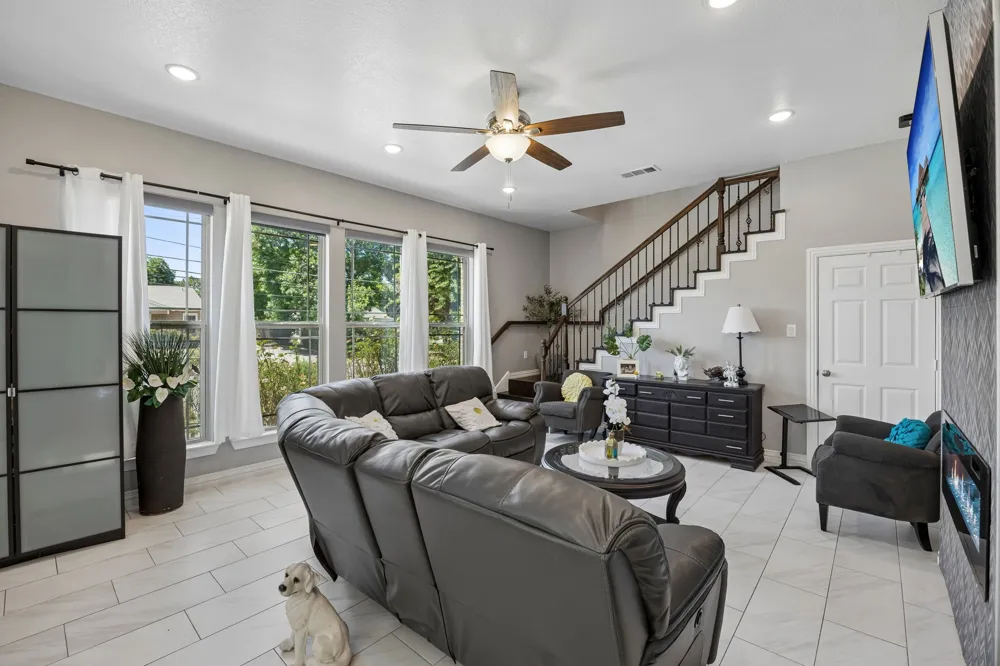 431 W Pioneer Drive Irving, TX 75061