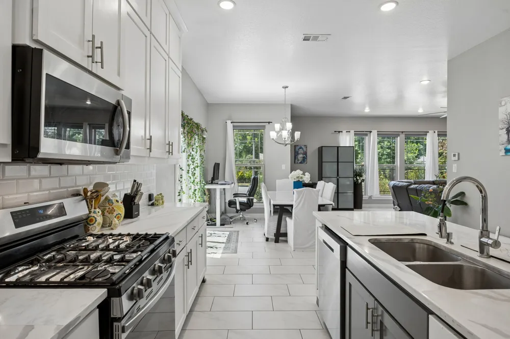 431 W Pioneer Drive Irving, TX 75061