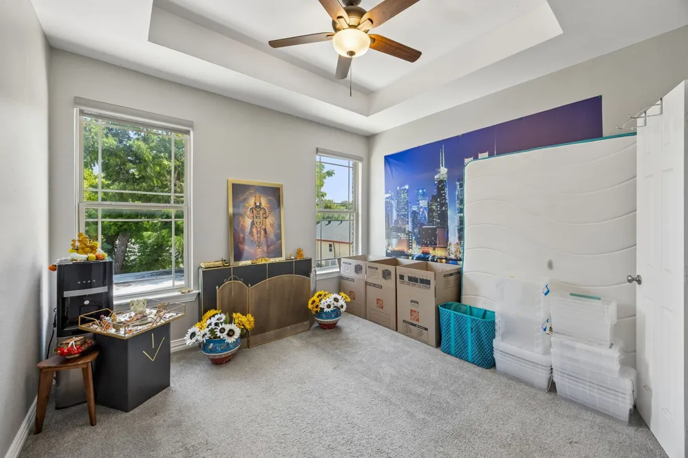 431 W Pioneer Drive Irving, TX 75061
